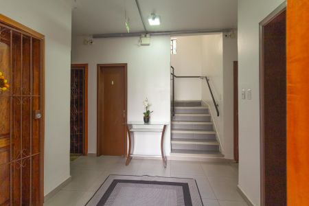 Apartamento à venda com 62m², 2 quartos e sem vaga Apartamento à venda com 62m², 2 quartos e sem vagaHall social