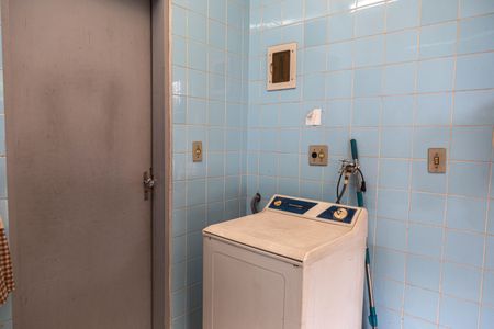 Casa à venda com 500m², 5 quartos e 5 vagas Casa à venda com 500m², 5 quartos e 5 vagasÁrea de Serviço