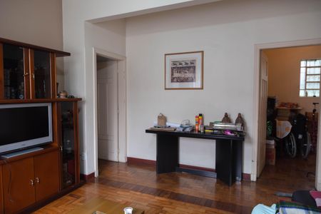 Casa à venda com 500m², 5 quartos e 5 vagas Casa à venda com 500m², 5 quartos e 5 vagasSala