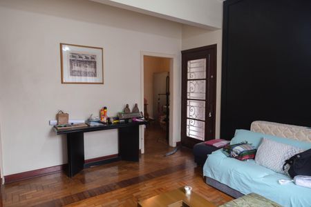 Casa à venda com 500m², 5 quartos e 5 vagas Casa à venda com 500m², 5 quartos e 5 vagasSala