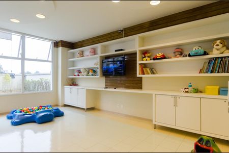 Apartamento à venda com 155m², 3 quartos e 3 vagas Apartamento à venda com 155m², 3 quartos e 3 vagasÁrea Comum