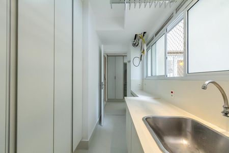 Apartamento à venda com 155m², 3 quartos e 3 vagas Apartamento à venda com 155m², 3 quartos e 3 vagasÁrea de Serviço