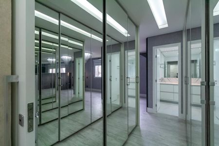 Apartamento à venda com 155m², 3 quartos e 3 vagas Apartamento à venda com 155m², 3 quartos e 3 vagasCloset da Suíte 3