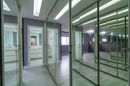 Apartamento à venda com 155m², 3 quartos e 3 vagas Apartamento à venda com 155m², 3 quartos e 3 vagasCloset da Suíte 3