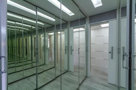 Apartamento à venda com 155m², 3 quartos e 3 vagas Apartamento à venda com 155m², 3 quartos e 3 vagasCloset da Suíte 3