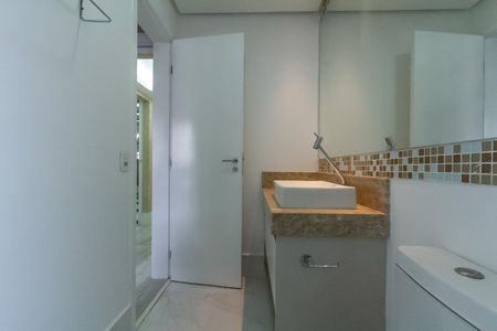 Apartamento à venda com 155m², 3 quartos e 3 vagas Apartamento à venda com 155m², 3 quartos e 3 vagasBanheiro da Suíte 2