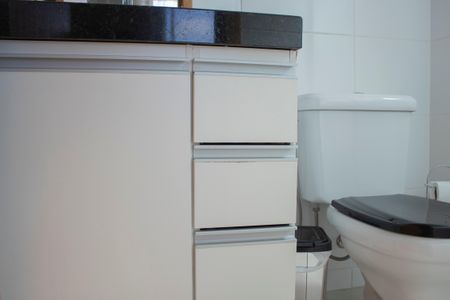Apartamento à venda com 72m², 3 quartos e 2 vagas Apartamento à venda com 72m², 3 quartos e 2 vagasBanheiro da Suíte