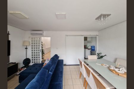 Casa para alugar com 250m², 3 quartos e 3 vagas Casa para alugar com 250m², 3 quartos e 3 vagasSala e Sala de Jantar