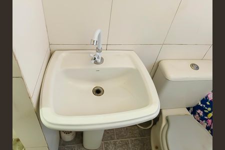 Casa de condomínio para alugar com 50m², 1 quarto e sem vaga Casa de condomínio para alugar com 50m², 1 quarto e sem vagaBanheiro