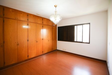 Apartamento à venda com 240m², 3 quartos e 4 vagas Apartamento à venda com 240m², 3 quartos e 4 vagasSuíte 1