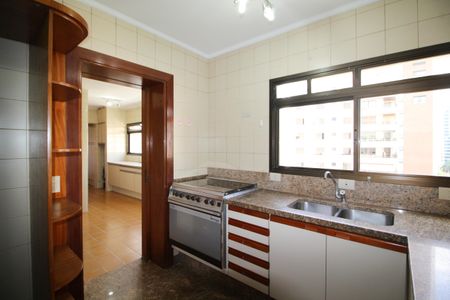 Apartamento à venda com 240m², 3 quartos e 4 vagas Apartamento à venda com 240m², 3 quartos e 4 vagasCozinha