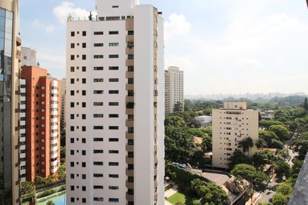 Apartamento à venda com 240m², 3 quartos e 4 vagas Apartamento à venda com 240m², 3 quartos e 4 vagasVista