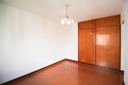 Apartamento à venda com 240m², 3 quartos e 4 vagas Apartamento à venda com 240m², 3 quartos e 4 vagasSuíte 2