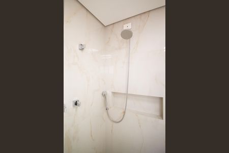 Apartamento à venda com 240m², 3 quartos e 4 vagas Apartamento à venda com 240m², 3 quartos e 4 vagasBanheiro da Suíte 1