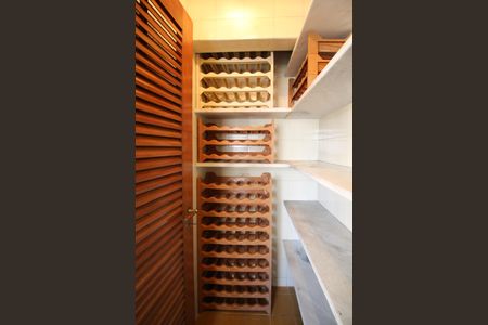 Apartamento à venda com 240m², 3 quartos e 4 vagas Apartamento à venda com 240m², 3 quartos e 4 vagasDespensa