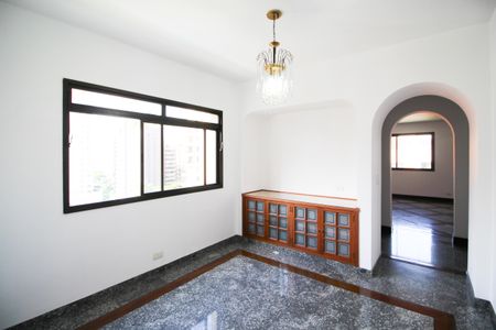 Apartamento à venda com 240m², 3 quartos e 4 vagas Apartamento à venda com 240m², 3 quartos e 4 vagasCopa