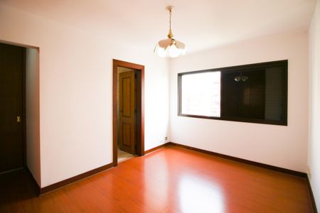 Apartamento à venda com 240m², 3 quartos e 4 vagas Apartamento à venda com 240m², 3 quartos e 4 vagasSuíte 2