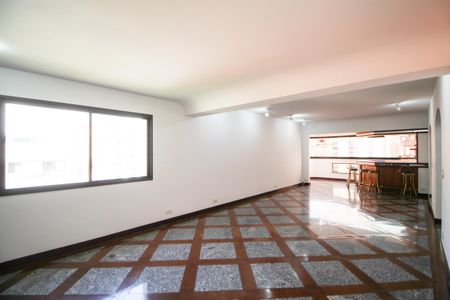 Apartamento à venda com 240m², 3 quartos e 4 vagas Apartamento à venda com 240m², 3 quartos e 4 vagasSala