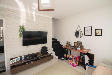 Casa à venda com 71m², 2 quartos e 2 vagas Casa à venda com 71m², 2 quartos e 2 vagasSala