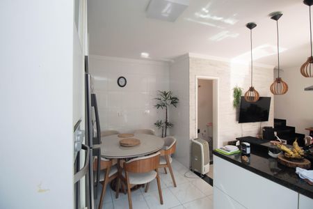 Casa à venda com 71m², 2 quartos e 2 vagas Casa à venda com 71m², 2 quartos e 2 vagasCozinha