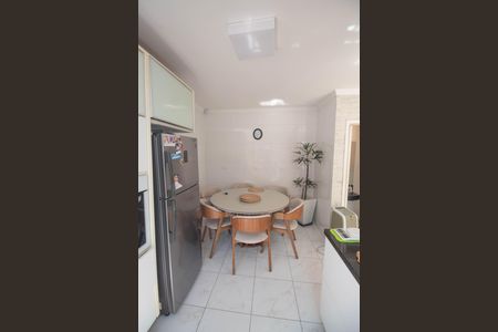 Casa à venda com 71m², 2 quartos e 2 vagas Casa à venda com 71m², 2 quartos e 2 vagasCozinha