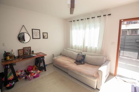 Casa à venda com 71m², 2 quartos e 2 vagas Casa à venda com 71m², 2 quartos e 2 vagasSala