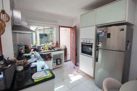 Casa à venda com 71m², 2 quartos e 2 vagas Casa à venda com 71m², 2 quartos e 2 vagasCozinha