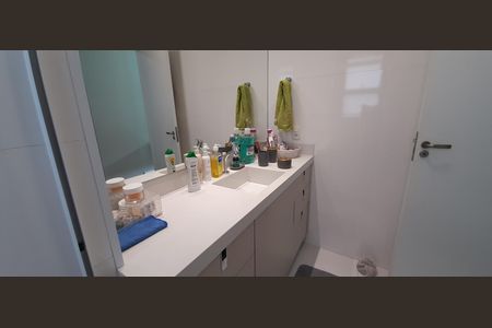 Apartamento para alugar com 150m², 3 quartos e 3 vagas Apartamento para alugar com 150m², 3 quartos e 3 vagasBanheiro da Suíte 1