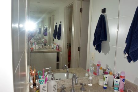 Apartamento à venda com 192m², 4 quartos e 3 vagas Apartamento à venda com 192m², 4 quartos e 3 vagasBanheiro do Quarto