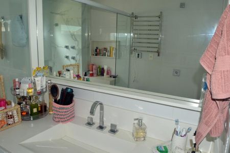 Apartamento à venda com 192m², 4 quartos e 3 vagas Apartamento à venda com 192m², 4 quartos e 3 vagasBanheiro do Quarto 3