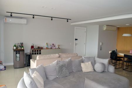Apartamento à venda com 192m², 4 quartos e 3 vagas Apartamento à venda com 192m², 4 quartos e 3 vagasSala