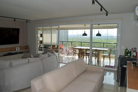 Apartamento à venda com 192m², 4 quartos e 3 vagas Apartamento à venda com 192m², 4 quartos e 3 vagasSala