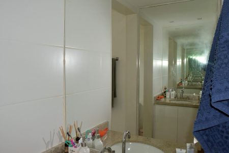 Apartamento à venda com 192m², 4 quartos e 3 vagas Apartamento à venda com 192m², 4 quartos e 3 vagasBanheiro do Quarto