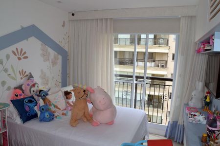 Apartamento à venda com 192m², 4 quartos e 3 vagas Apartamento à venda com 192m², 4 quartos e 3 vagasQuarto 4