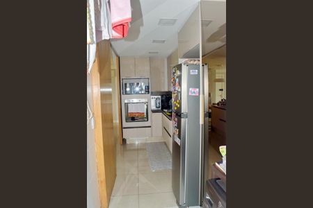 Apartamento à venda com 192m², 4 quartos e 3 vagas Apartamento à venda com 192m², 4 quartos e 3 vagasÁrea de Serviço