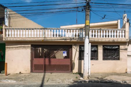 Casa à venda com 314m², 6 quartos e 7 vagas Casa à venda com 314m², 6 quartos e 7 vagasFachada