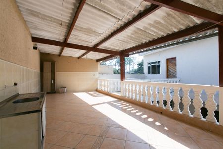 Casa à venda com 313m², 6 quartos e 7 vagas Casa à venda com 313m², 6 quartos e 7 vagasÁrea de Serviço