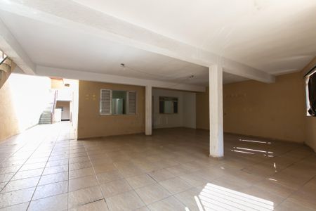 Casa à venda com 313m², 6 quartos e 7 vagas Casa à venda com 313m², 6 quartos e 7 vagasGaragem