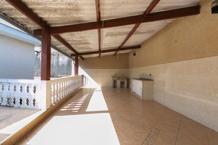 Casa à venda com 313m², 6 quartos e 7 vagas Casa à venda com 313m², 6 quartos e 7 vagasÁrea de Serviço