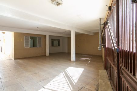 Casa à venda com 313m², 6 quartos e 7 vagas Casa à venda com 313m², 6 quartos e 7 vagasGaragem