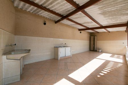 Casa à venda com 313m², 6 quartos e 7 vagas Casa à venda com 313m², 6 quartos e 7 vagasÁrea de Serviço