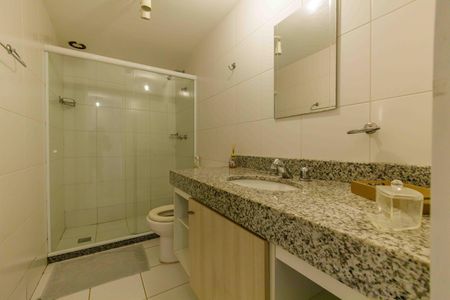 Apartamento para alugar com 99m², 1 quarto e 2 vagas Apartamento para alugar com 99m², 1 quarto e 2 vagasBanheiro da Suíte