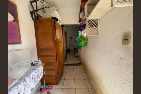 Casa à venda com 250m², 5 quartos e 2 vagas Casa à venda com 250m², 5 quartos e 2 vagasÁrea de Serviço