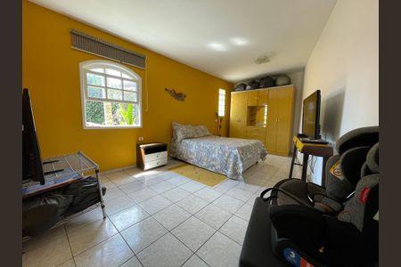 Casa à venda com 250m², 5 quartos e 2 vagas Casa à venda com 250m², 5 quartos e 2 vagasSuíte 1