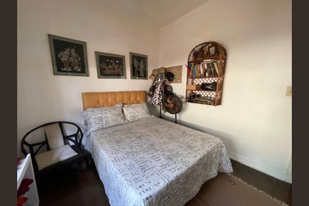 Casa à venda com 250m², 5 quartos e 2 vagas Casa à venda com 250m², 5 quartos e 2 vagasQuarto 1