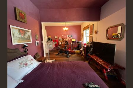 Casa à venda com 250m², 5 quartos e 2 vagas Casa à venda com 250m², 5 quartos e 2 vagasSuíte 3