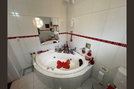 Casa à venda com 250m², 5 quartos e 2 vagas Casa à venda com 250m², 5 quartos e 2 vagasBanheiro da Suíte 3