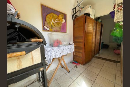 Casa à venda com 250m², 5 quartos e 2 vagas Casa à venda com 250m², 5 quartos e 2 vagasÁrea de Serviço