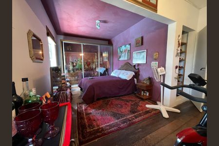 Casa à venda com 250m², 5 quartos e 2 vagas Casa à venda com 250m², 5 quartos e 2 vagasSuíte 3