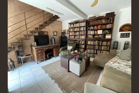 Casa à venda com 250m², 5 quartos e 2 vagas Casa à venda com 250m², 5 quartos e 2 vagasSala 2